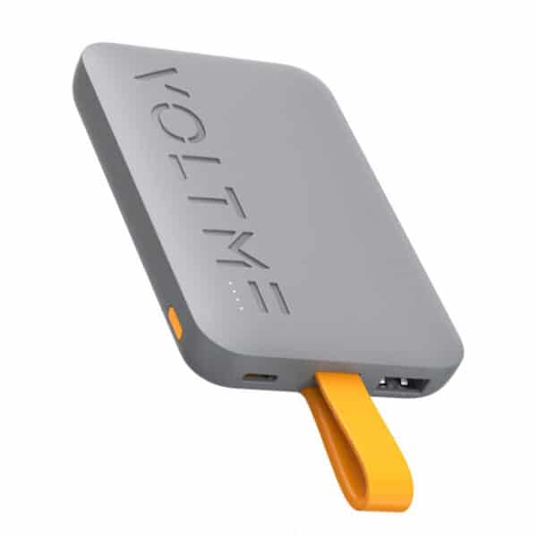 باور بنك VOLTME Hypercore 10K Sling<br>قدرة إخراج 22.5 واط | كابل USB-C مدمج | تصميم فائق الصغر بسعة 10,000mAh | ملمس خارجي ناعم – رمادي<br> <br> <br>